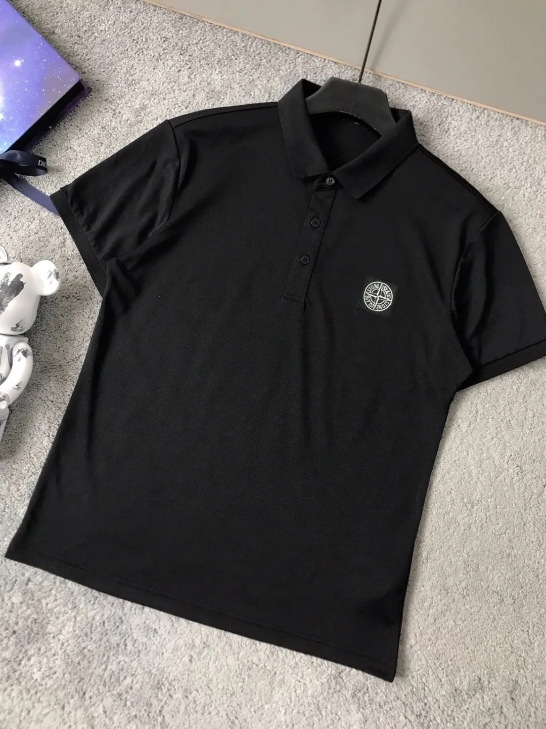 P180 [Stone Island] Official website summer men's short-sleeved lapel polo shirt, high-end T-shirt, official website synchronization, custom imported mercerized pearl cotton fabric, comfortable to wear, silky and breathable, super heavy-duty, chest logo design, versatile business casual style, allowing you to perfectly combine fashion, leisure and business! A must-have item for trendy men with a handsome upper body Size: M-3XL